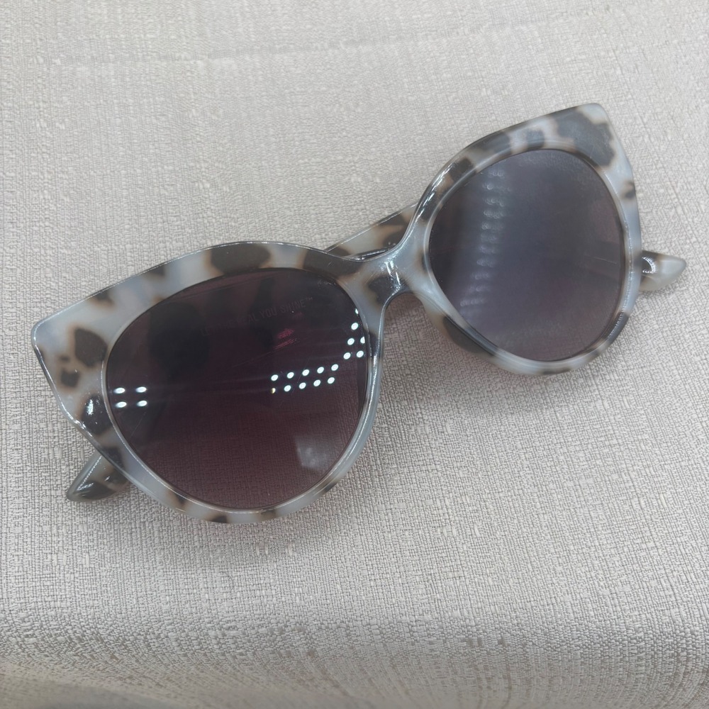 Aerie Sunnies Cat Eye Sunglasses Womens OS Gray White Marble Tortoise Retro